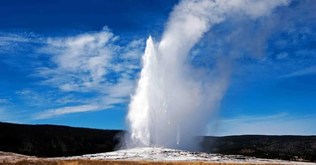 Lodging at Old Faithful: Yellowstone & Grand Teton 5-Day Tour